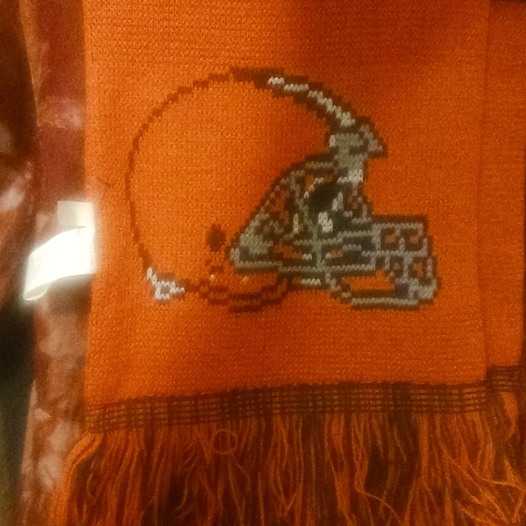 NWT Men's Cleveland Browns Scarf - Picture 3 of 4